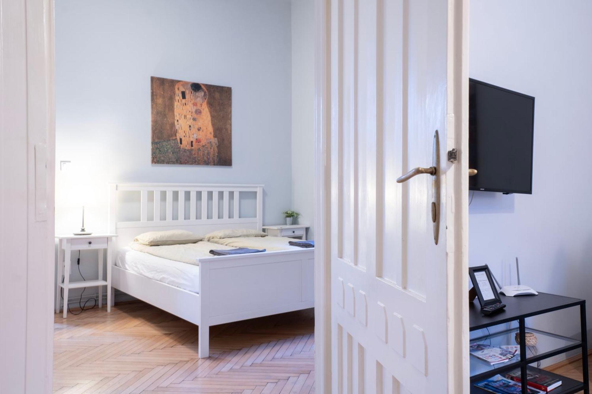 Super Comfort Apartment With 3 Rooms Next To Opera 부다페스트 외부 사진
