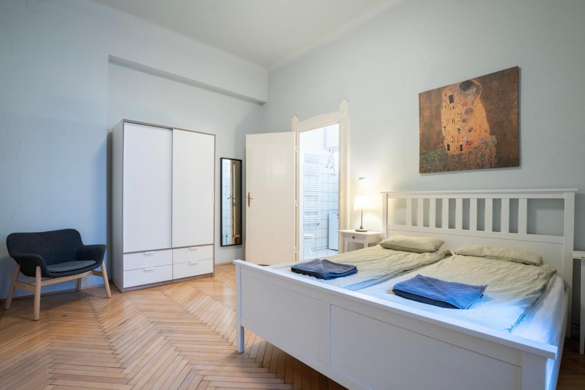 Super Comfort Apartment With 3 Rooms Next To Opera 부다페스트 외부 사진